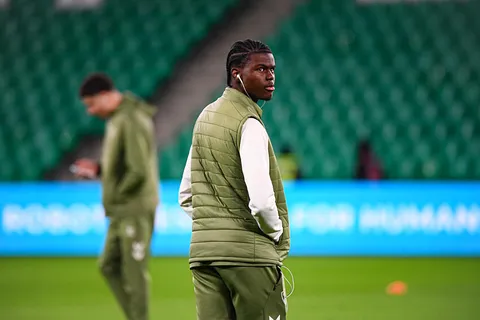 Mercato ASSE : un fervent courtisan de Pierre Ekwah ne lâche pas l’affaire, les Verts négocient