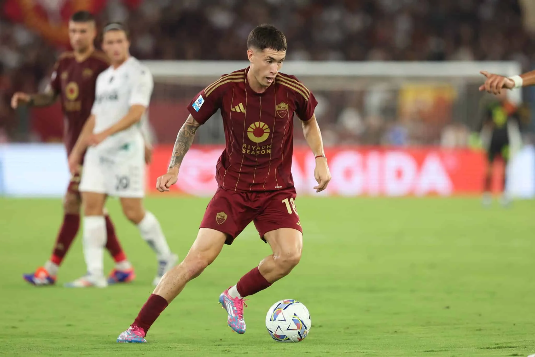 Quel est ce joueur, qui a fait l’objet d’un transfert de 25,6 millions d’euros de l’AS Roma ?