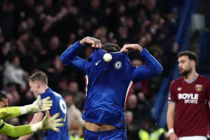 Chelsea : “il ne montre pas d’affection, je veux qu’il parte”, Frank Lebœuf réclame un départ à 139 M€ au mercato