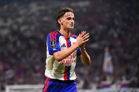 Mercato OL : “il serait très bien accueilli là-bas”, un club ambitieux de PL désigné comme favori pour signer Tyler Morton