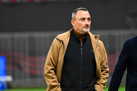 Mercato Rennes : Haise favori pour remplacer Beye, 5 alternatives envisagées