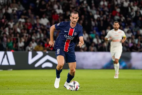 Mercato - PSG, Barça : un échange Ruiz-De Jong dans les tuyaux ?