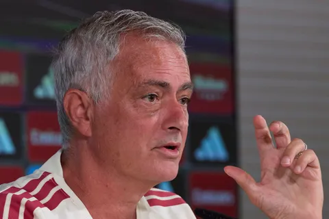 “Avec tout le respect que j’ai pour eux, ils n’ont pas un profil qui enthousiasme les fans” : Mourinho assume 2 signatures du Real Madrid