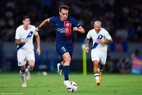 Mercato - PSG : un courtisan prend de l’avance pour Ugarte !