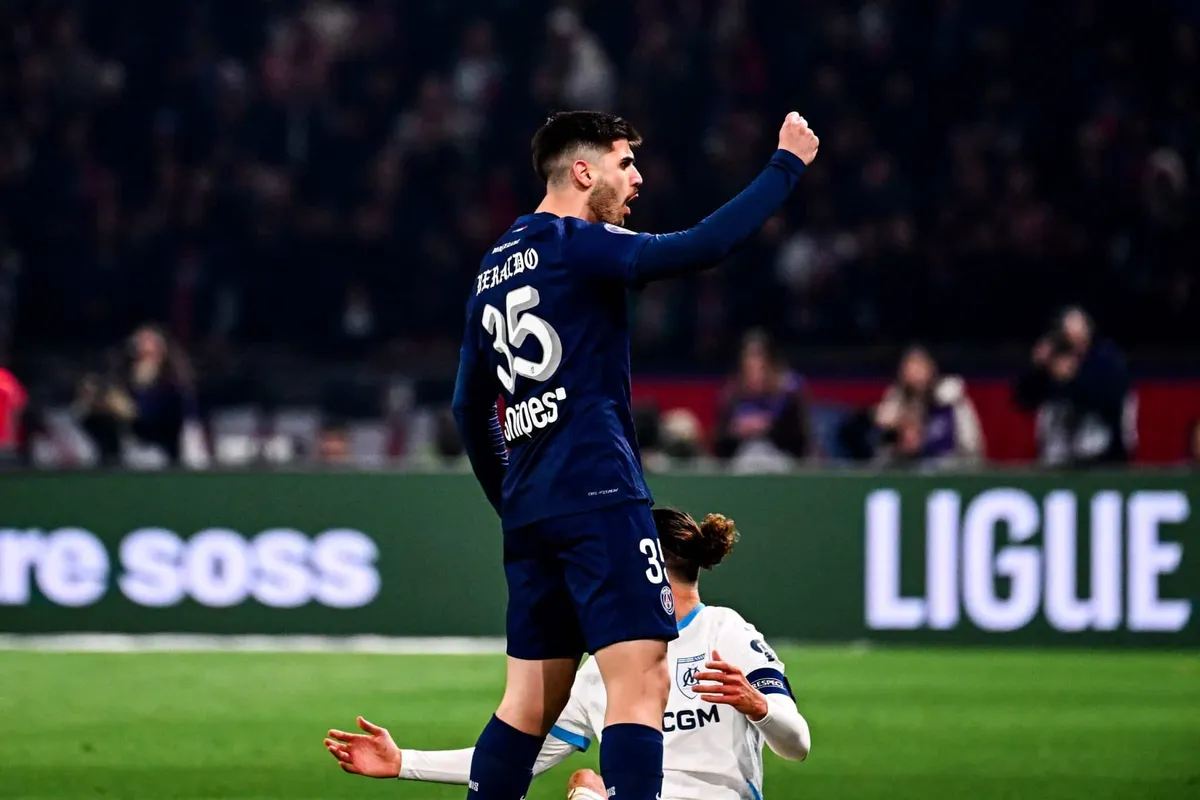 Lucas Beraldo, PSG