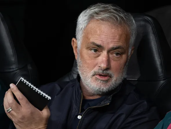 “Ce mérite est le tien” : Mourinho relance l’après-Courtois au Real Madrid ?
