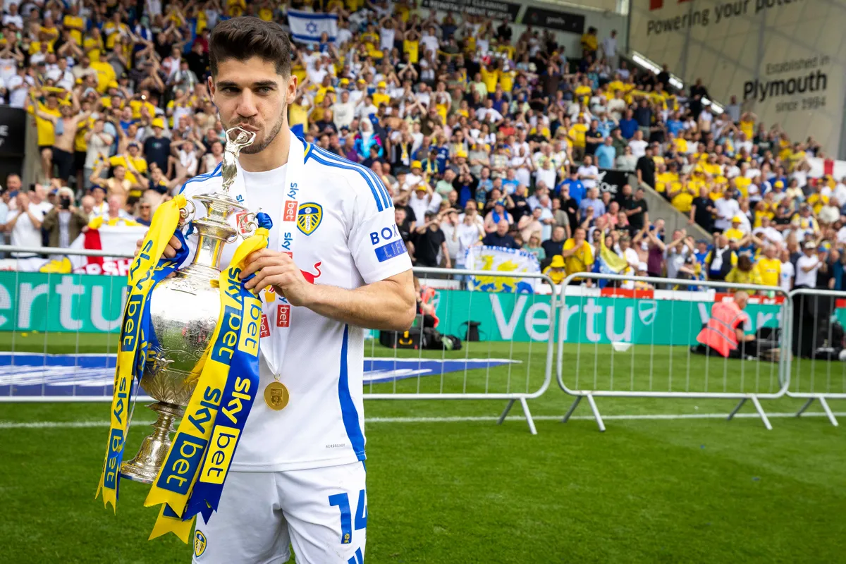 Manor Solomon Leeds United