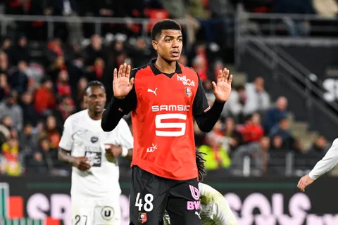 Mercato – Un nouveau club de Premier League débarque sur Aït Boudlal, quel prix de vente pour Rennes ?