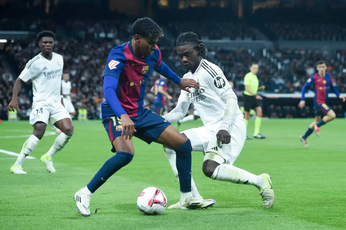 Lamine Yamal Eduardo Camavinga FC Barcelone Real Madrid