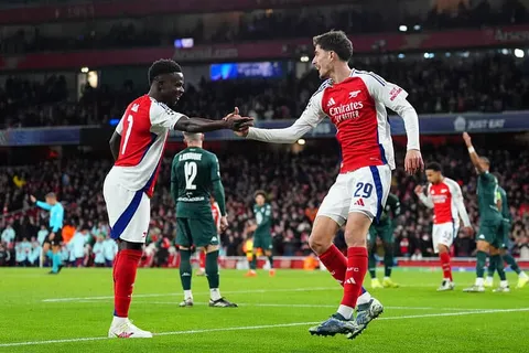 Mercato Arsenal : un coup double à 105 M€ en préparation, les Gunners veulent avoir “l’attaque la plus redoutable de Premier League”