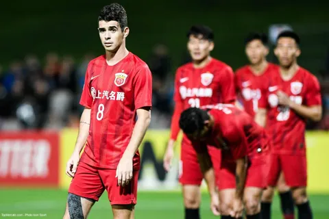 Mercato - Chine : un géant d’Espagne discuterait avec le Brésilien Oscar