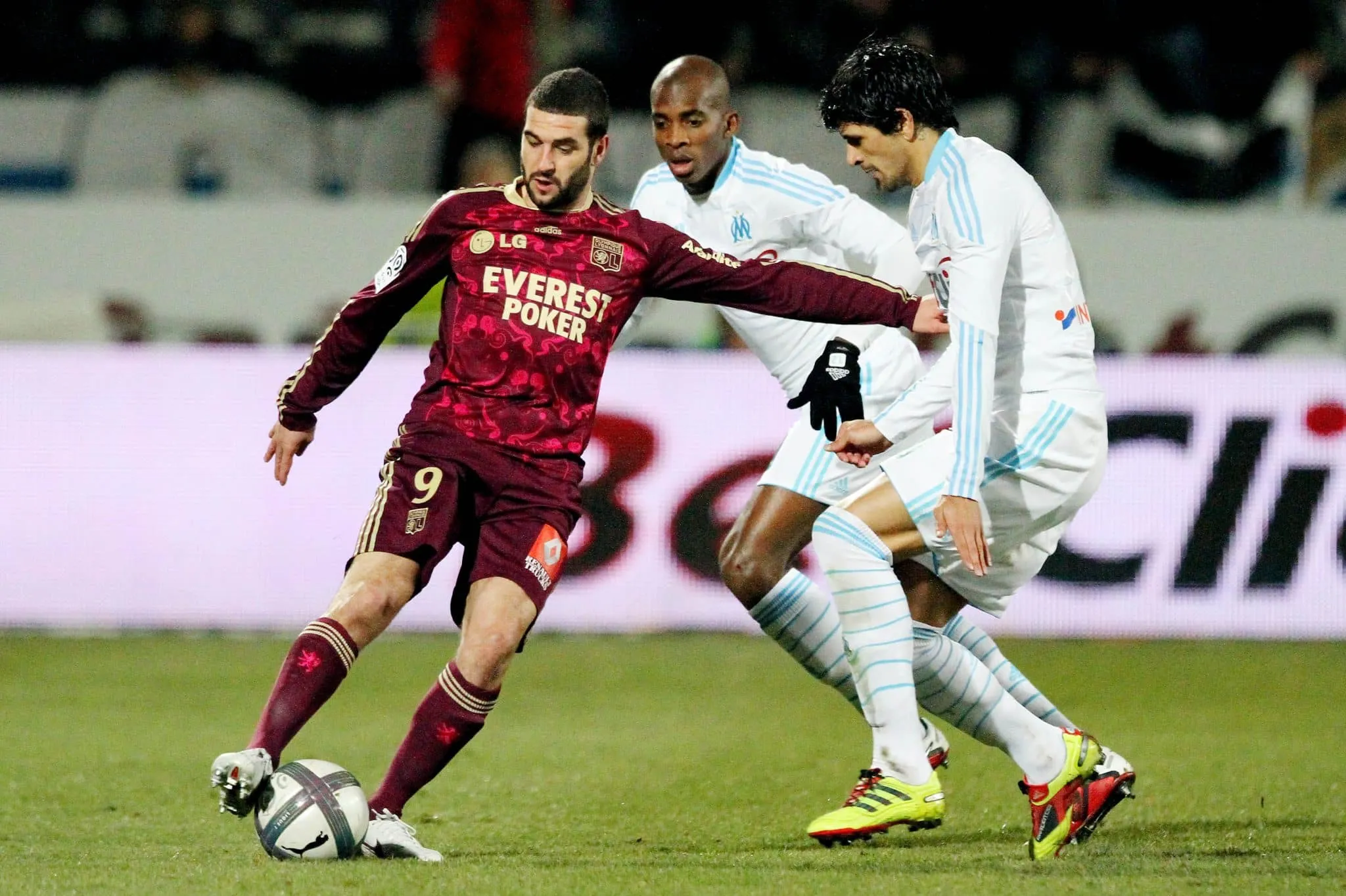 Entre les effectifs de l’OL et de l’OM pour la saison 2024-2025, qui a le plus gros salaire avec 415 000 euros par mois ?