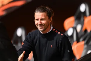 Mercato Lens : Cahuzac imposé sur la durée ? La décision qui va en faveur de l’entraîneur novice pour l’après-Toppmöller
