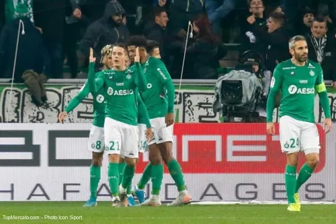 Ligue 1 : l’ASSE déroule contre Nice, Monaco gagne dans la douleur à Toulouse