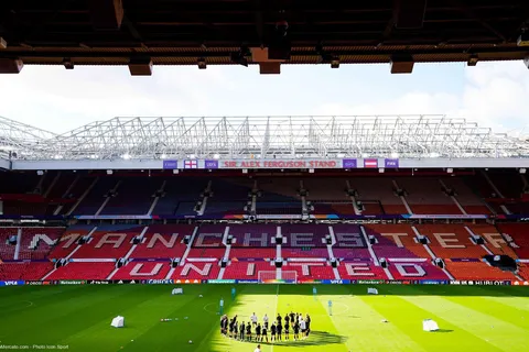 Man United : un candidat au rachat se retire et dénonce une “farce”