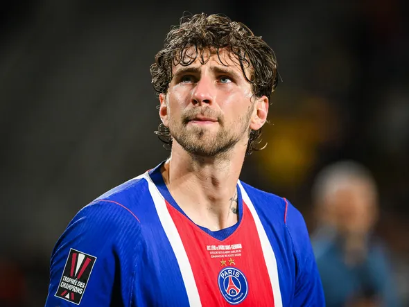 Mercato PSG : scotché au banc, Illya Zabarnyi débarque chez un futur adversaire en Ligue des champions