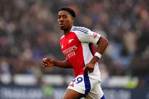 Arsenal : un latéral gauche visé au mercato d’hiver, Lewis-Skelly en danger ?