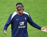 Mbappé dévoile son nouveau masque !