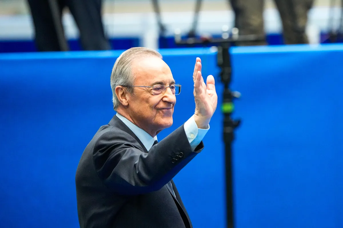 Mercato Real Madrid : Florentino Perez ouvre la porte à 3 départs à 160 M€, le PSG est à l’affût