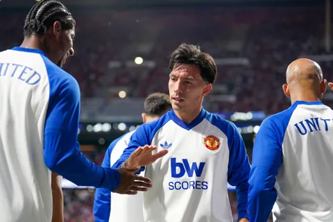 Manchester United : la réaction du vestiaire à la sortie controversée de Lisandro Martinez