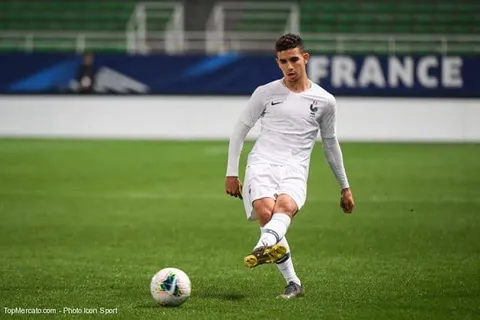Angers : un intérêt du PSG ? Aït-Nouri répond
