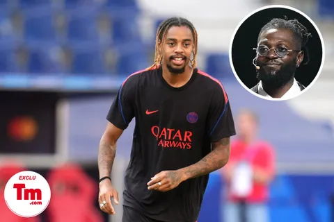 “À sa place, je resterais une saison de plus au PSG” : Barcola envoyé loin d’un transfert à Liverpool et Arsenal par Adebayor