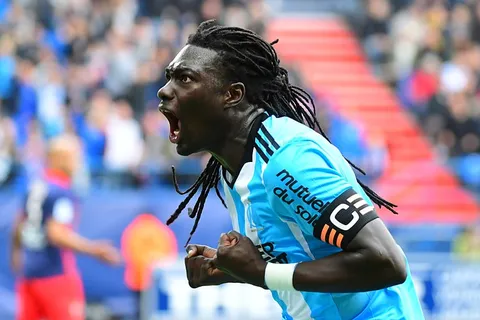 Mercato - OM : Bafétimbi Gomis désigne le joueur à recruter