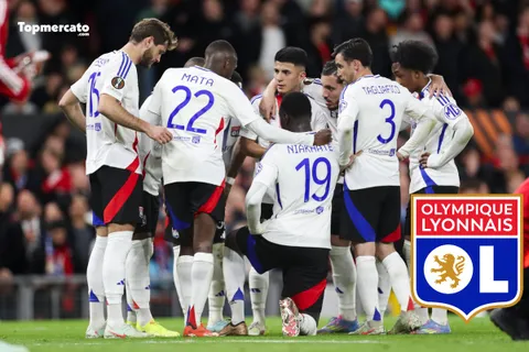 Mercato OL : à Lyon “pour l’instant”, un titulaire sème le doute sur son avenir