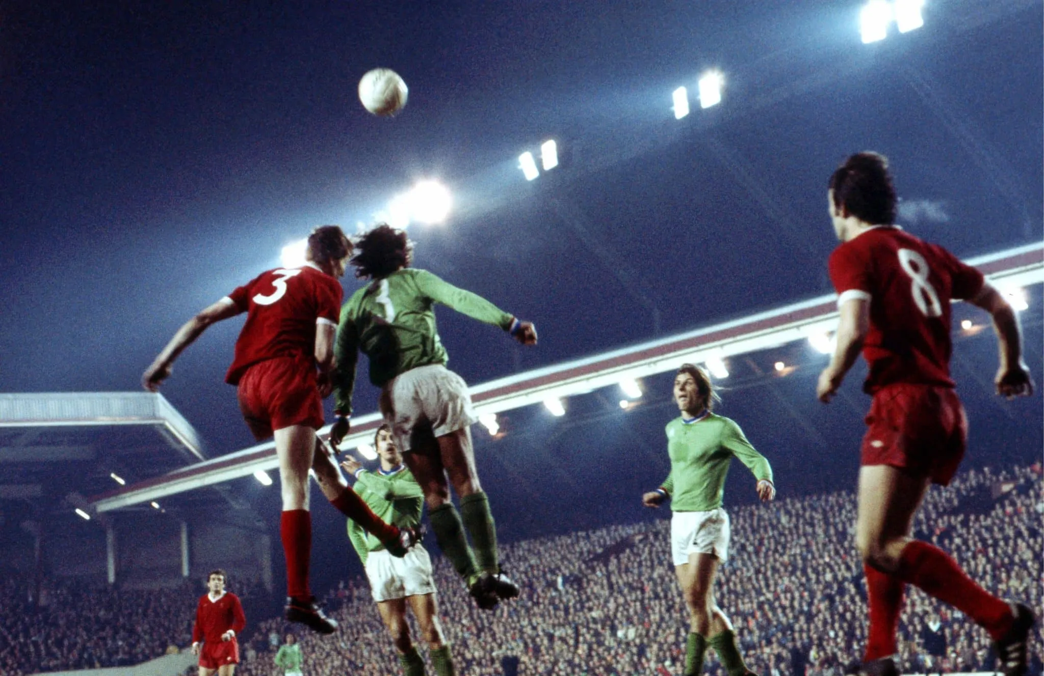 Lequel de ces joueurs n’a PAS participé à la double confrontation entre l’ASSE et Liverpool en 1977, en quarts de finale de la Coupe d’Europe des clubs champions ?