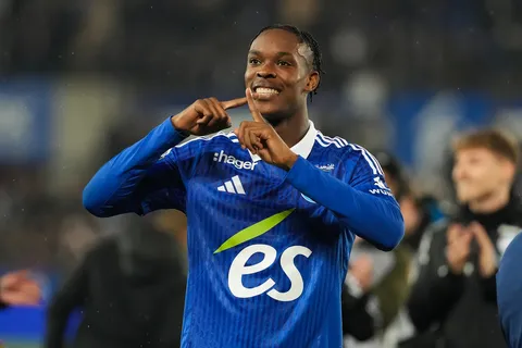 Mercato Strasbourg : le Racing contre-attaque pour Emanuel Emegha