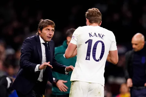 Tottenham : Kane sort (enfin) du silence sur Conte