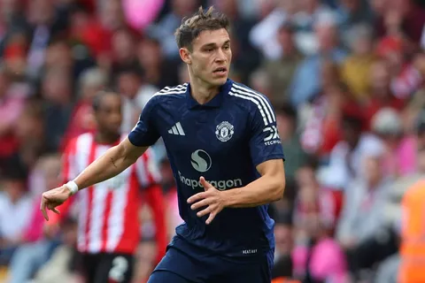 Manchester United : la balle perdue de Marco Van Basten pour Manuel Ugarte