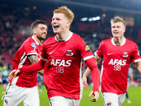 Clasico Real-Barça et derby de Madrid sur le mercato : le wonderkid néerlandais Kees Smit au coeur d’une lutte acharnée