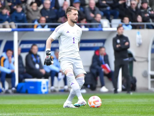 PSG : 5 choses à savoir sur Arnau Tenas, le nouveau gardien recruté
