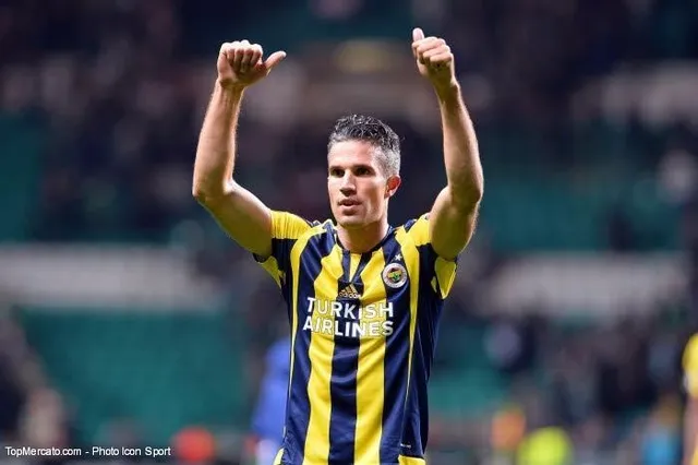 Van Persie-Adebayor, quel sera le pari gagnant de Chelsea ?
