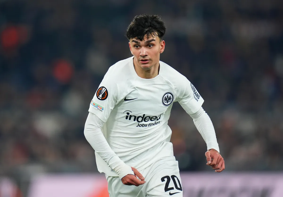 Can Uzun, Eintracht Francfort