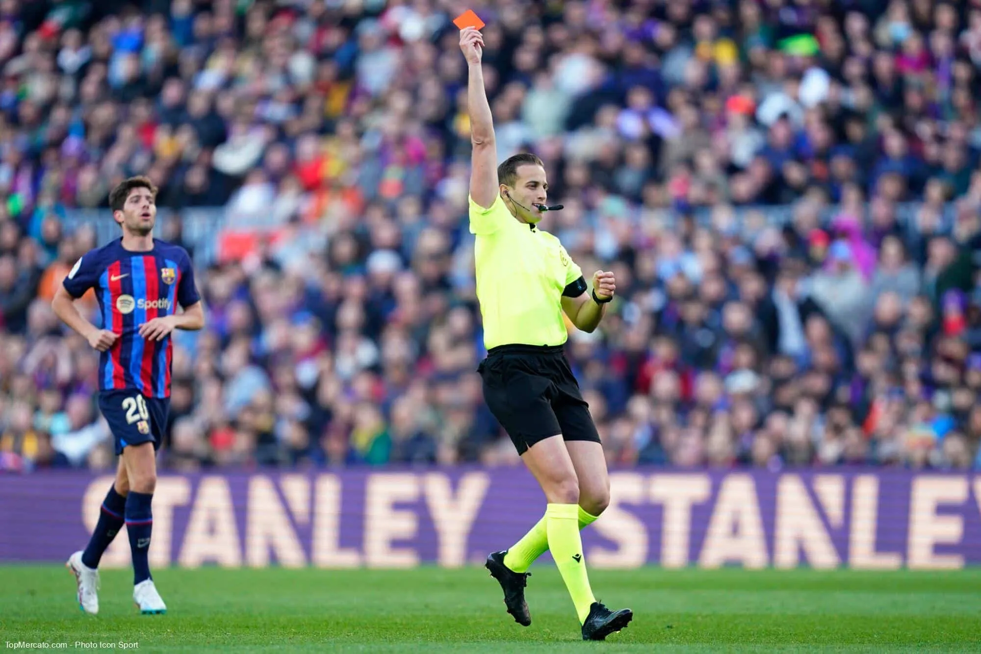 Quel joueur a reçu le plus de cartons rouges dans l’histoire du Clasico ?