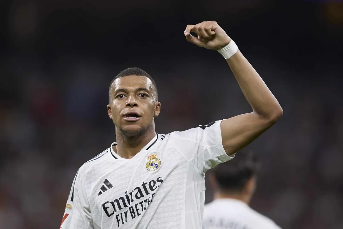 Real Madrid : Mbappé se fait fusiller par un adversaire