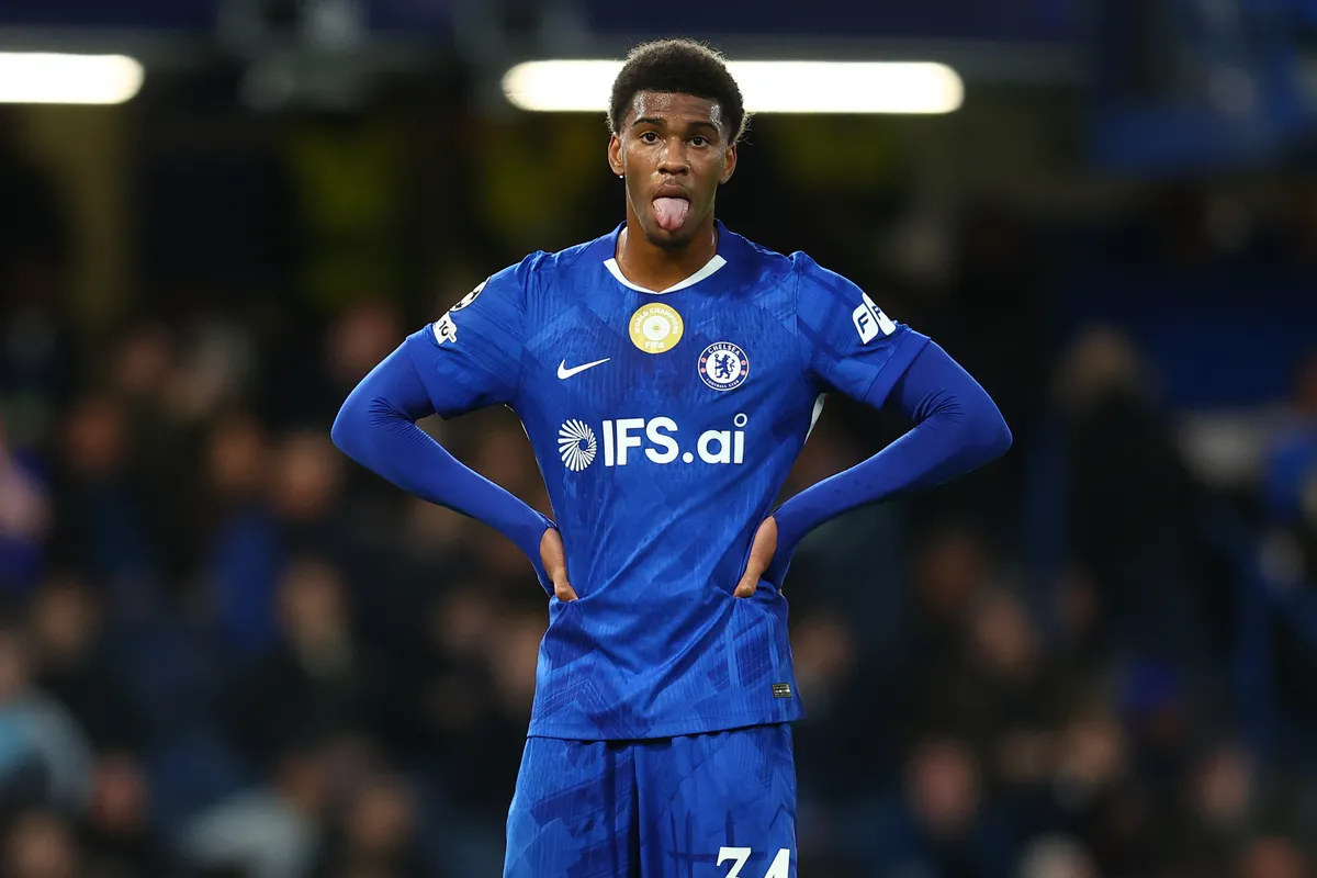 Mercato – Le PSG concurrencé par 8 courtisans européens pour l’espoir anglais Josh Acheampong
