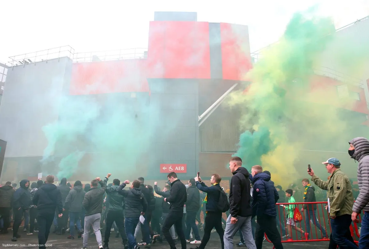 Manchester United Liverpool, colère des supporters, Super League