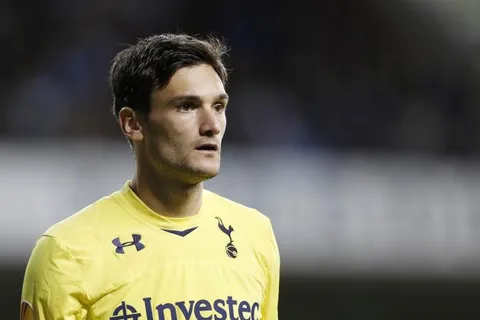 MU aurait choisi Lloris, le gardien des Bleus attend de voir