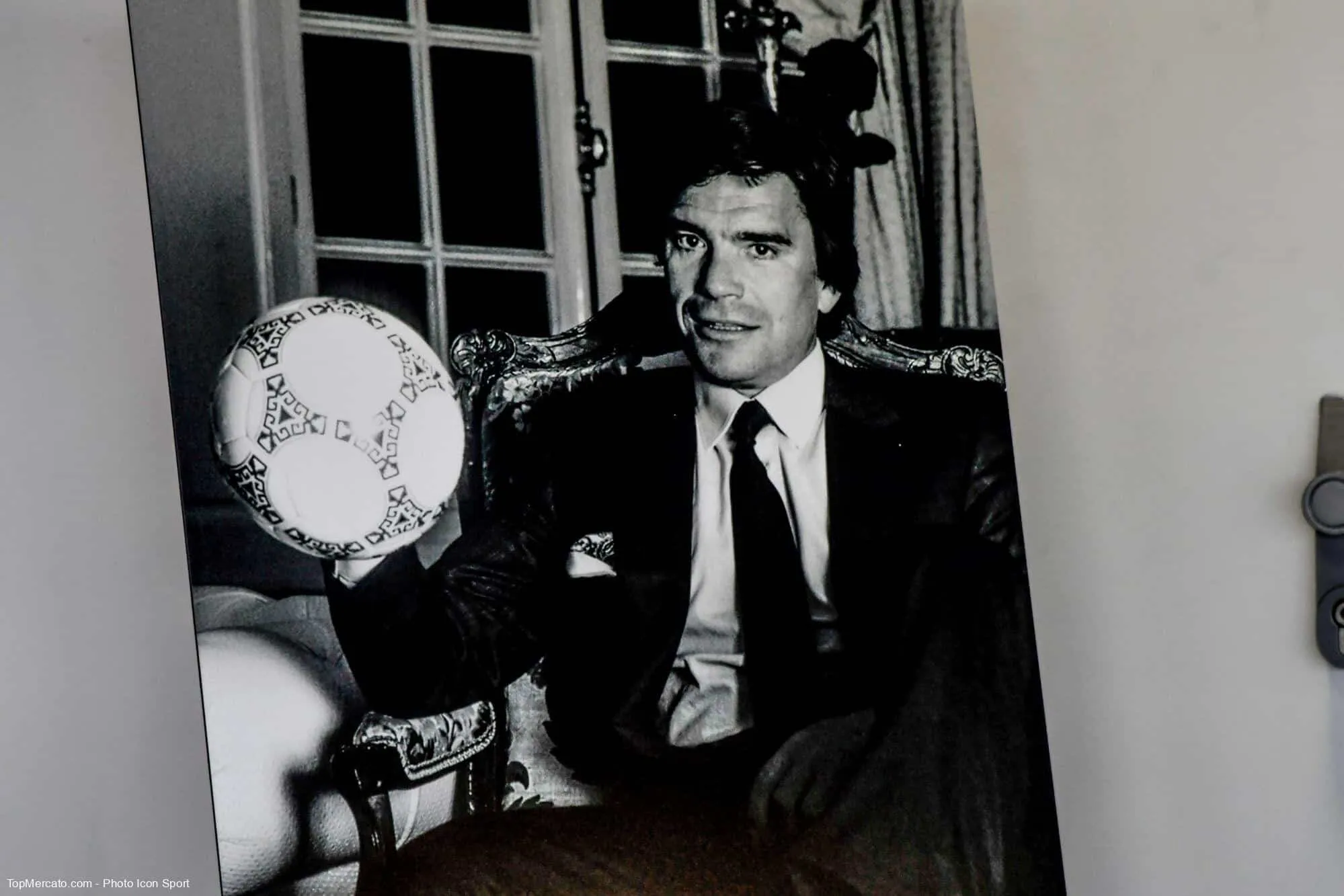 Quel président emblématique de la L1 est lancé dans le grand bain par Bernard Tapie en 1987 ?