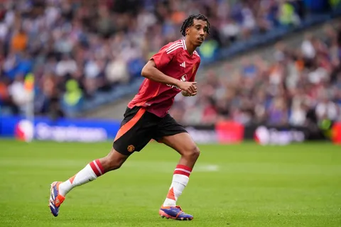 Manchester United : Yoro explique pourquoi il a recalé le Real Madrid