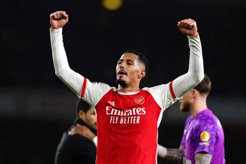 Mercato - Arsenal : le joueur qu’est prêt à inclure le Real Madrid pour William Saliba