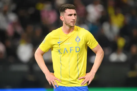 Mercato OM : un nouveau prétendant sérieux pour Aymeric Laporte