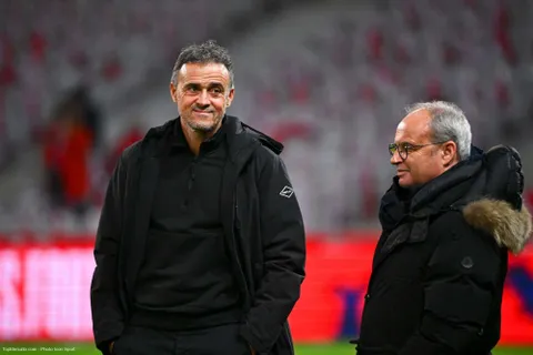 Mercato - PSG : une nouvelle piste en défense !