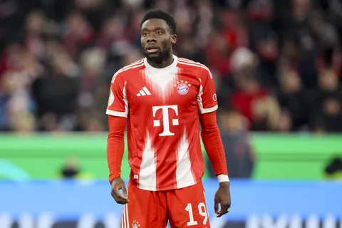 Mercato Manchester United : pourquoi une arrivée d’Alphonso Davies est possible cet été