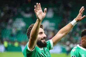 Mercato – 4 clubs prêts à lâcher 10-15 M€ pour Davitashvili… L’ASSE intransigeante jusqu’au bout