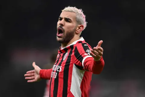 Mercato Real Madrid : Théo Hernandez devancé par un latéral à 40 M€