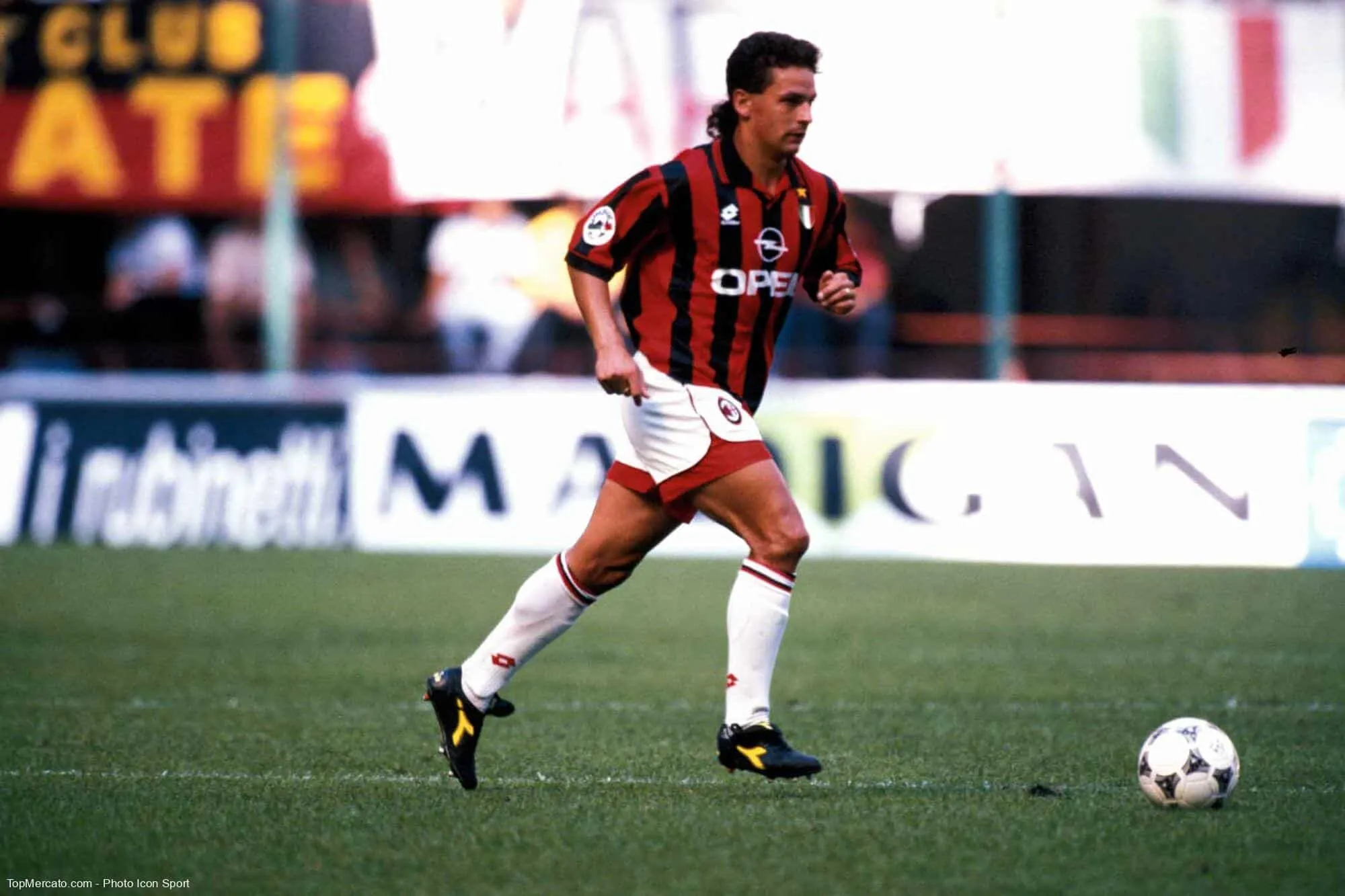 En 1996, quel champion du monde 1998 inscrit un doublé avec Bordeaux face à l’AC Milan, pour une victoire 3-0 en quart de finale retour de la Coupe UEFA ?